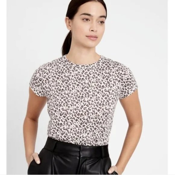 Banana Republic Leopard Print Cozy Slub Knit Short-Sleeve Tee Size M - Picture 2 of 7